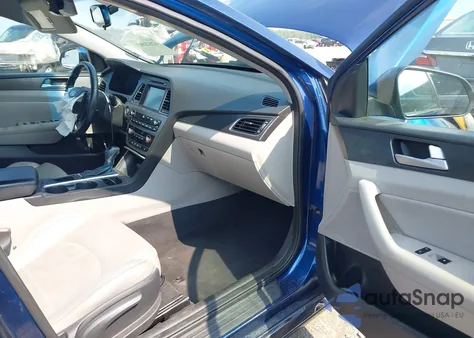 2017 Hyundai Sonata Sport z USA, uszkodzony, nr VIN 5NPE34AF4HH450403